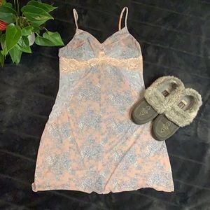 Samantha Chang sheer chemise with lace, size L